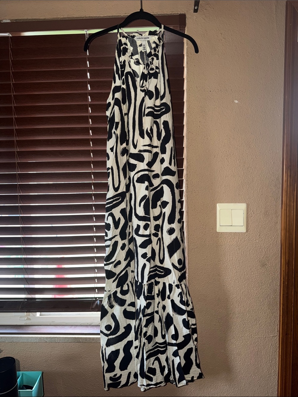 Sleeveless Black & White Printed Maxi Dress